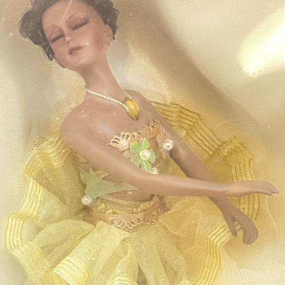 Genuine Ballerina Polyresin Doll – Vintage Style Collectible - Picture 5 of 6
